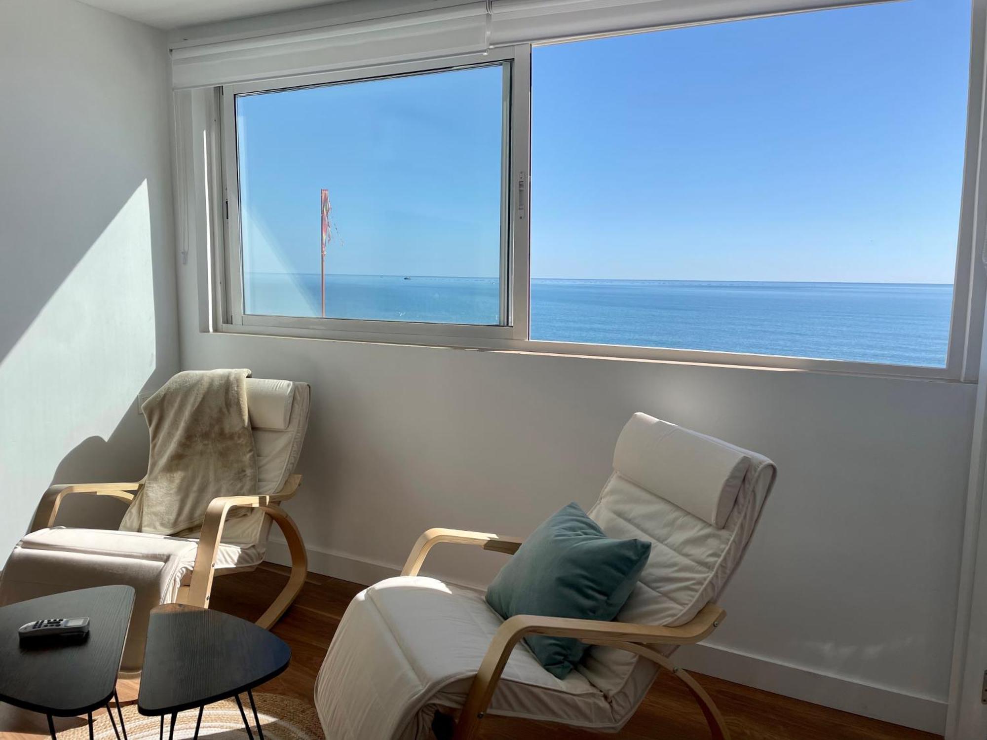 Apartamento Calma Carihuela Beach - 10 Metros De La Playa Torremolinos Zewnętrze zdjęcie