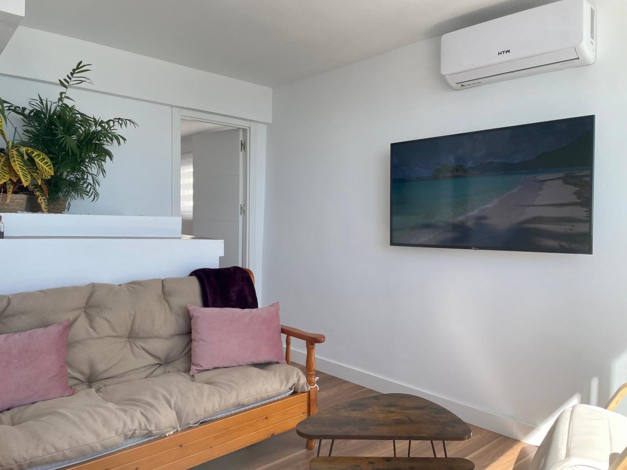Apartamento Calma Carihuela Beach - 10 Metros De La Playa Torremolinos Zewnętrze zdjęcie